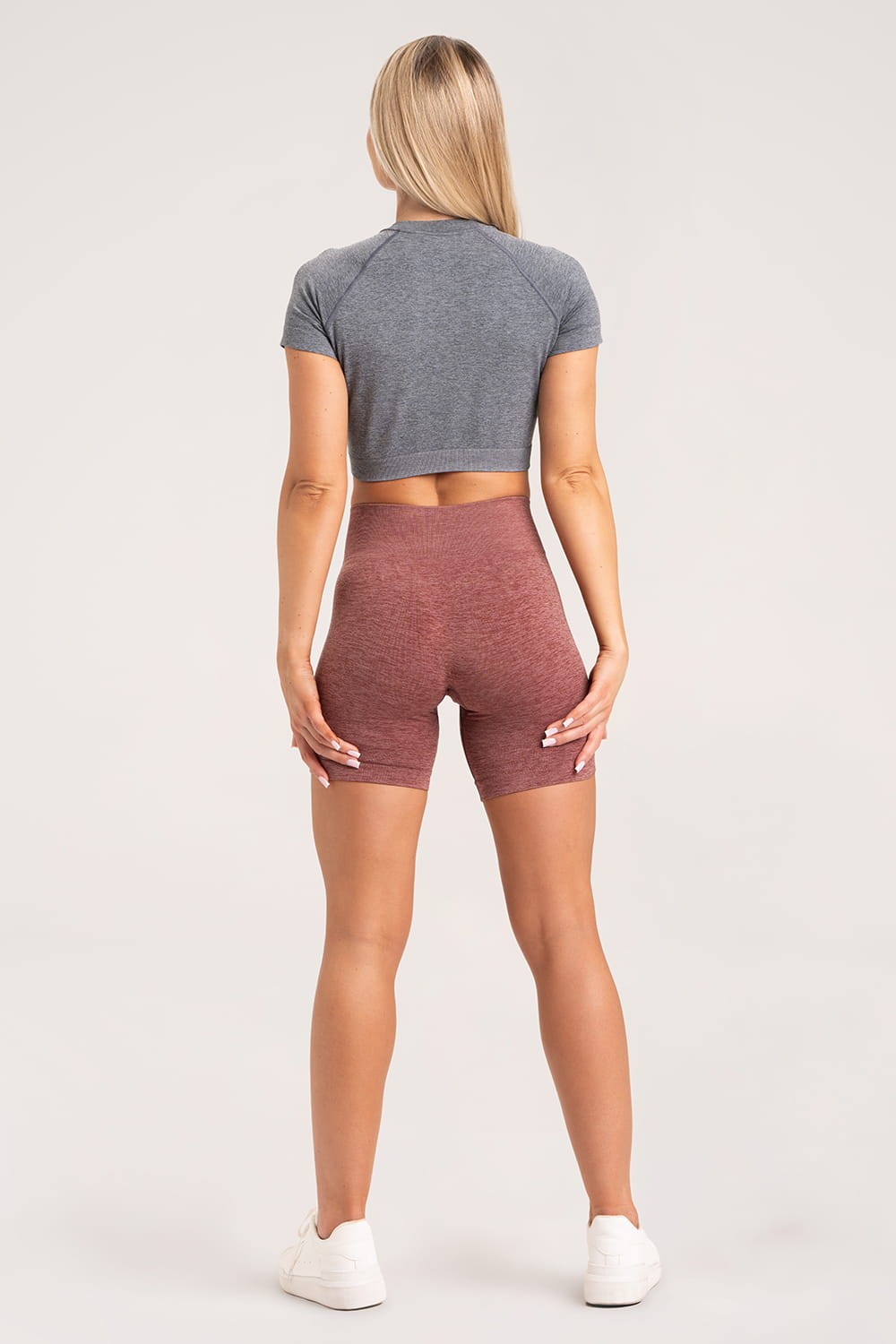 SEAMLESS SHORTS