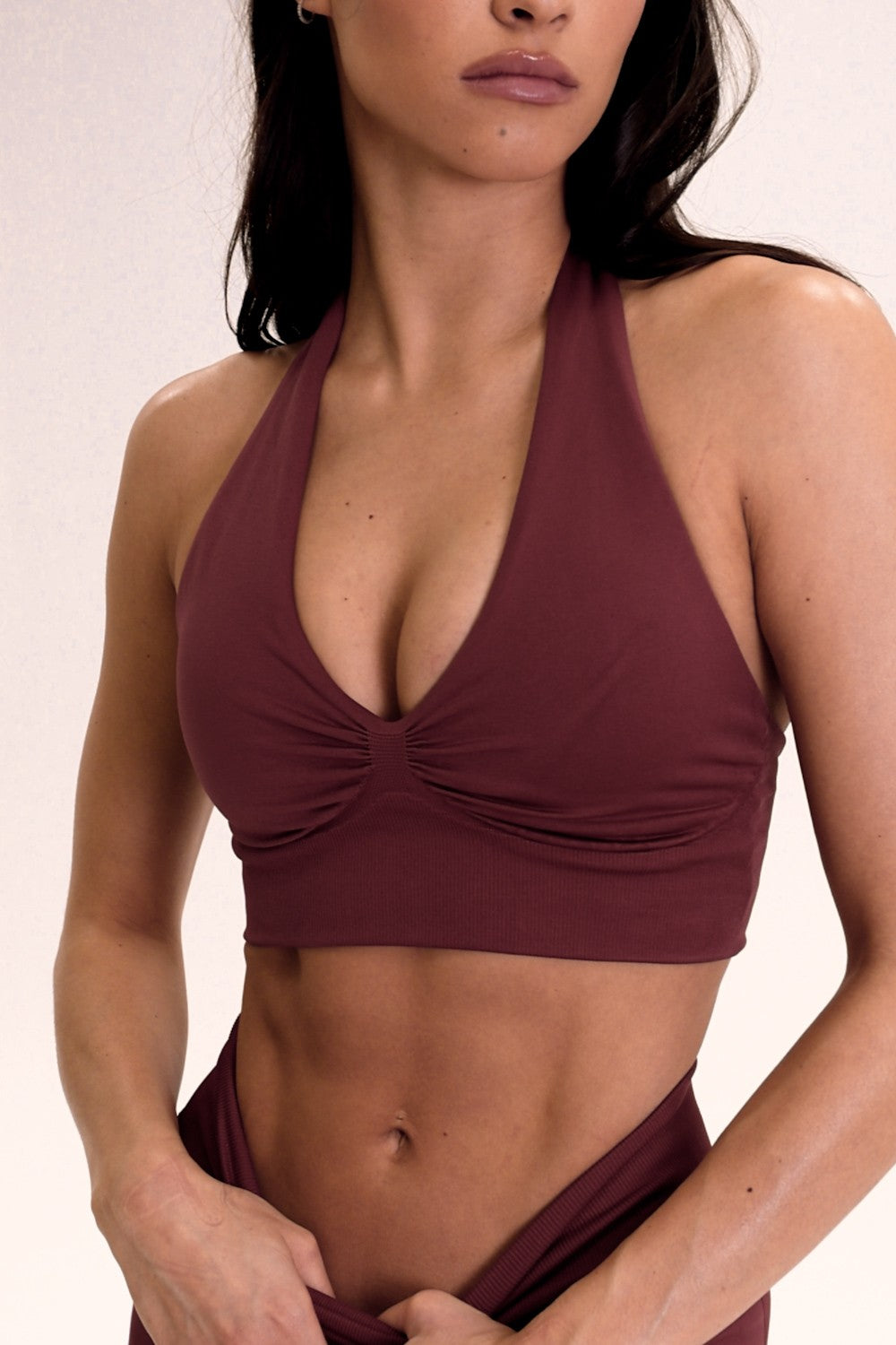 BIUSTONOSZ Z ODYTYMI PLECAMI