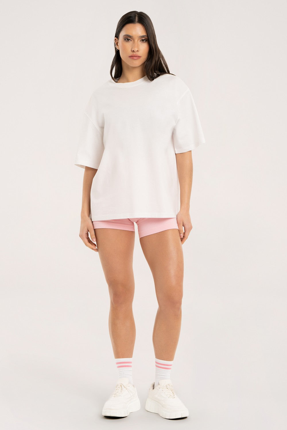 T-SHIRT OVERSIZE  IN HIP THRUSTS